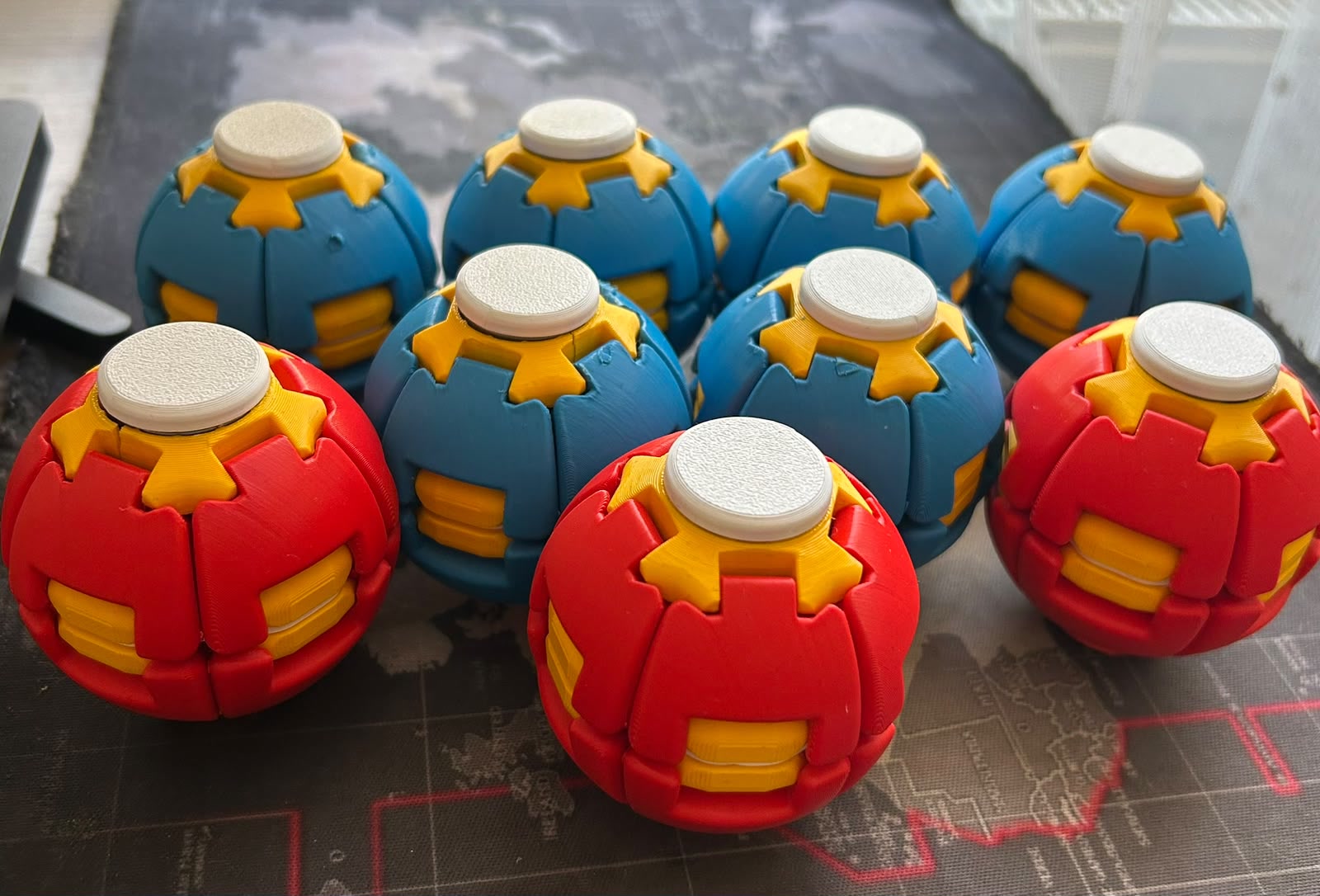 Spinball fidget topu